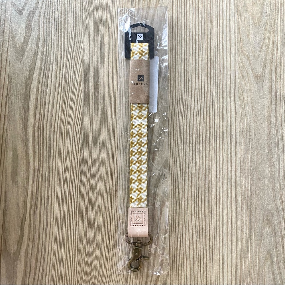 Thread Neck Lanyard Hounds pattern